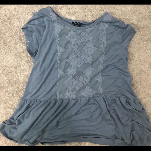 Rue 21 shirt. - Picture 2 of 2